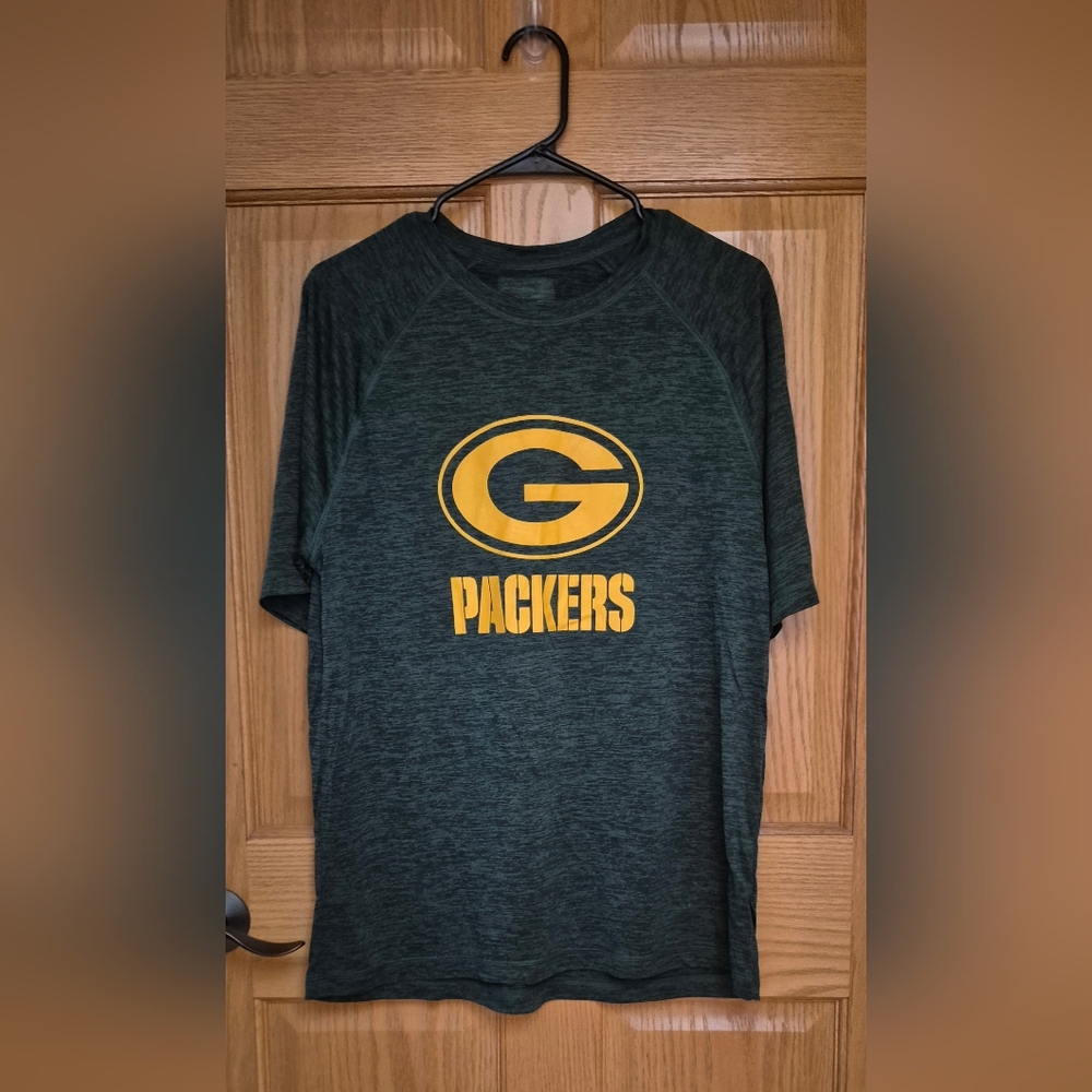 Green Bay Packers Men's Large Team Apparel Green and Gold SS Dri-fit Tee NWOT